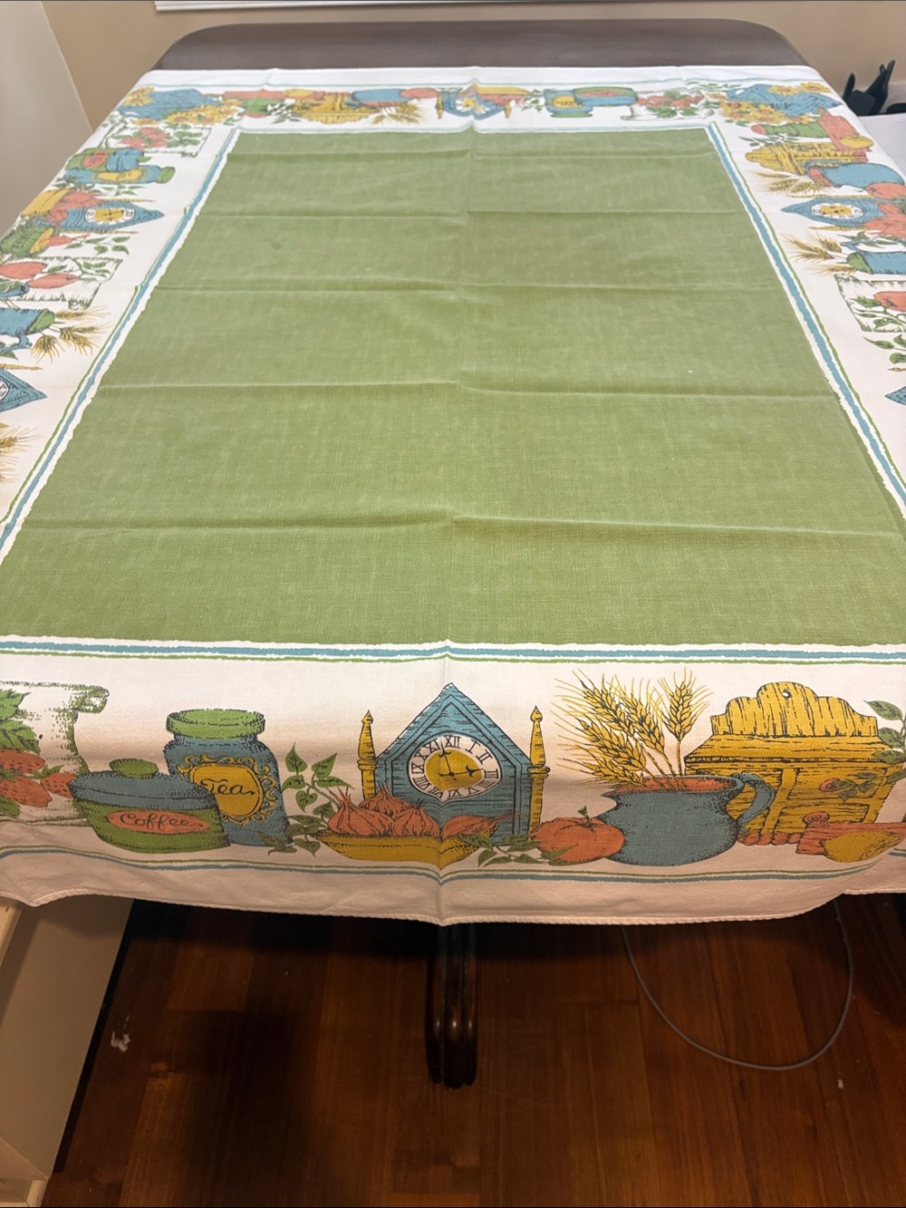 Vtg 1970s Country Kitchen Novelty Border Tablecloth Avocado Green Harvest Gold